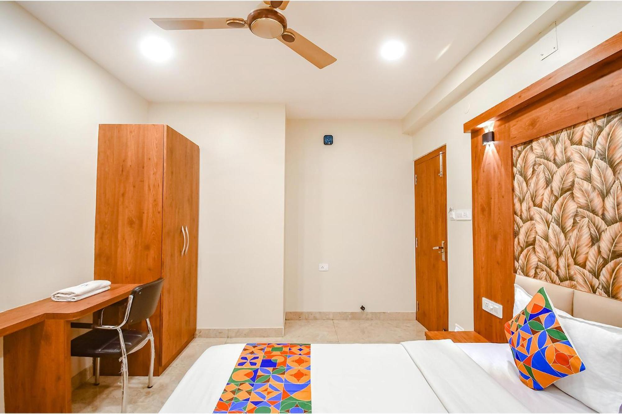 Fabhotel Dream World Residency - Nr Biswa Bangla Gate コルカタ エクステリア 写真